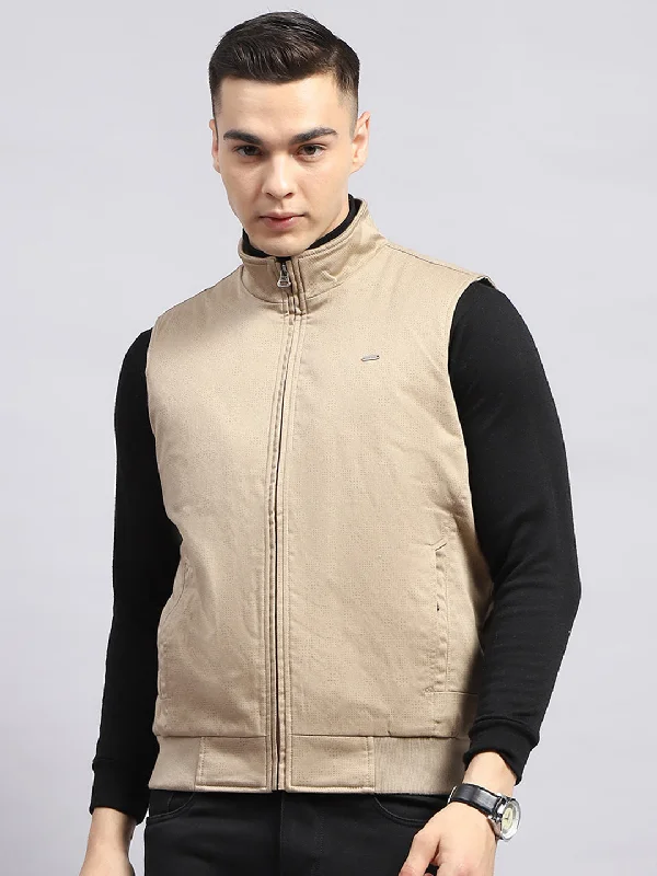 Men's fall jacket-Men's summer fitness t-shirt-Men Beige Printed Mock Neck Sleeveless Jacket