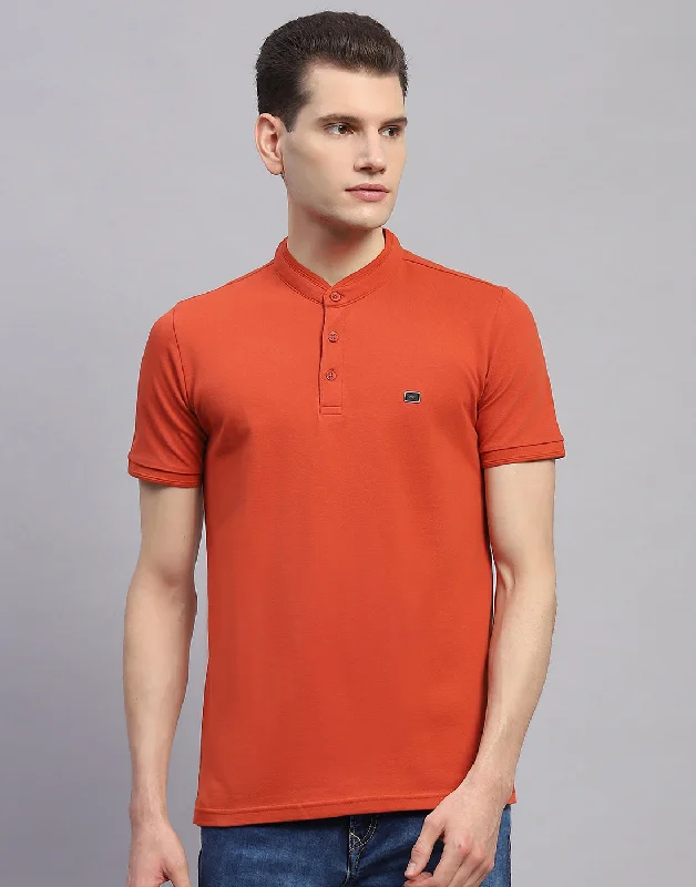 Men's casual athletic wear t-shirt-Men Orange Solid Band Collar Half Sleeve T-Shirt