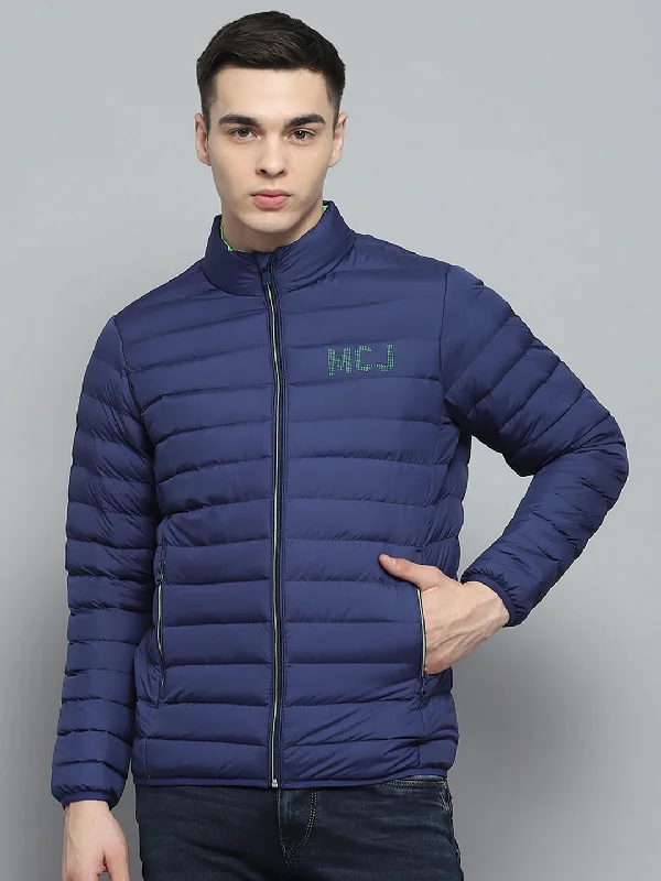 Men's outdoor jacket-Men's modern fitness t-shirt-Men Blue Solid Mock Neck Full Sleeve Jacket