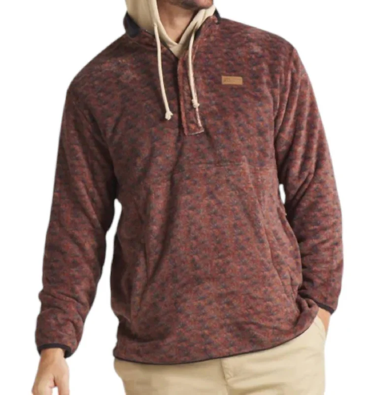 Men's high-performance sweater-Men's weatherproof athletic wear t-shirt-Jalisco Retro Fleece Sweater In Burnt Red