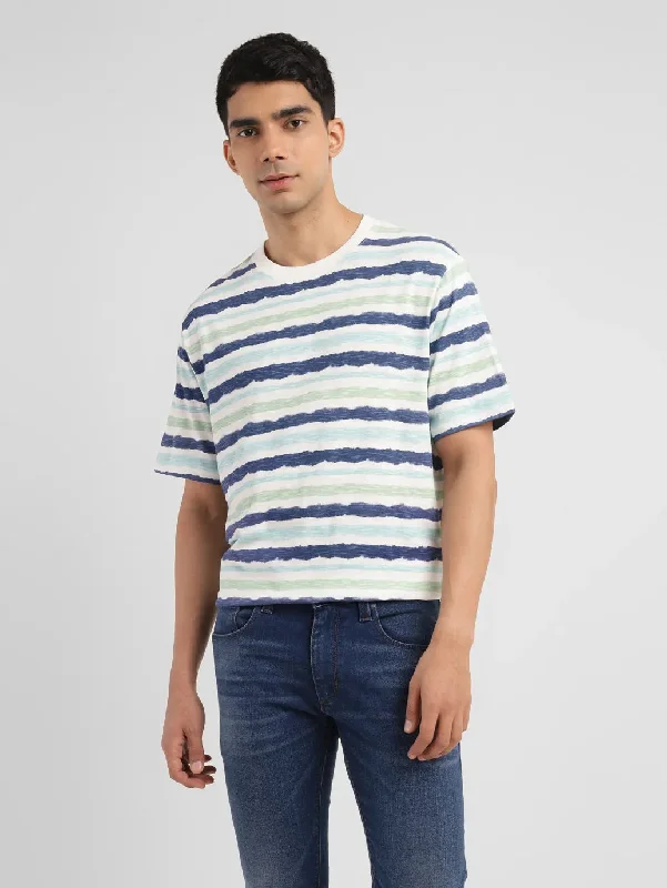 Men's comfortable exercise t-shirt-Men's Striped Slim Fit T-shirt