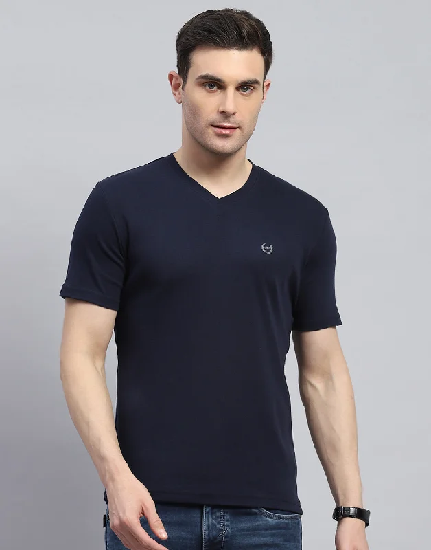 Men's ultra-breathable gym t-shirt-Men Navy Blue Solid V Neck Half Sleeve T-Shirt