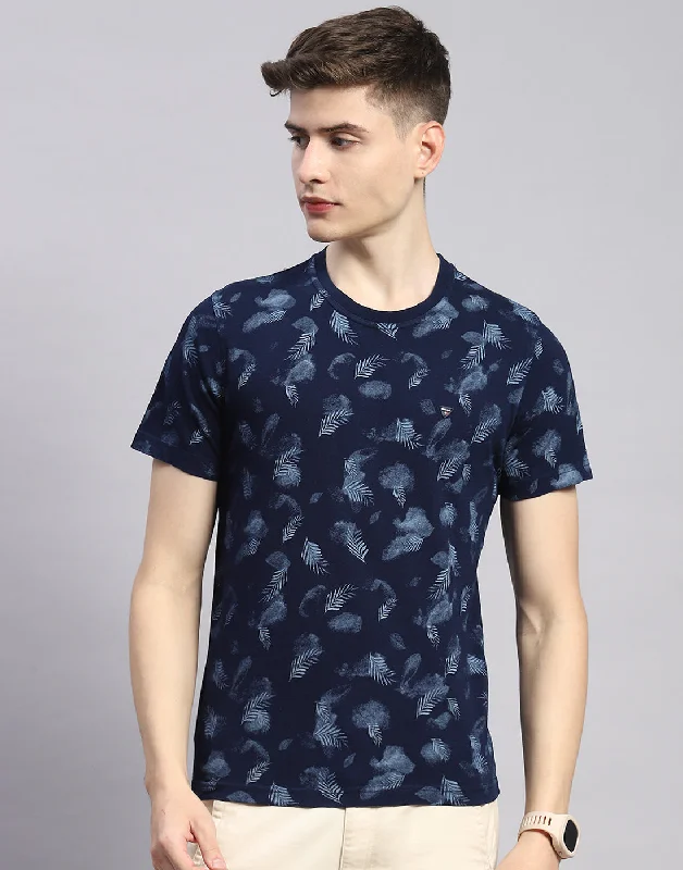 Men's relaxed fit performance t-shirt-Men Navy Blue Printed Round Neck Half Sleeve T-Shirt